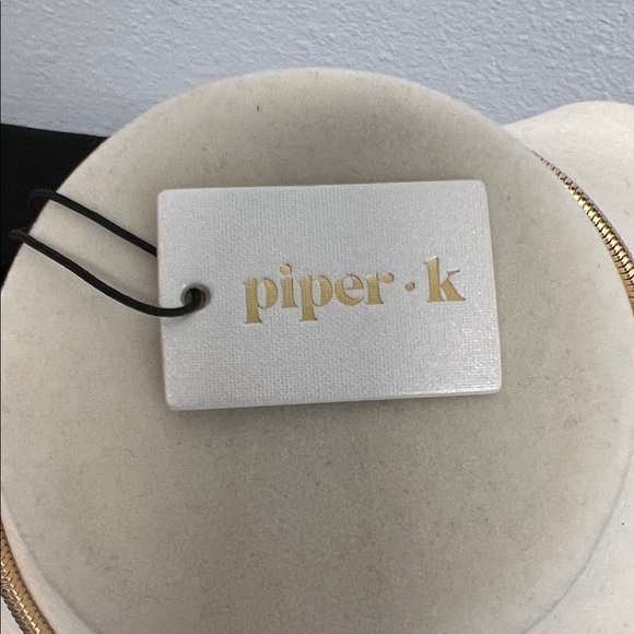 Piper K | Tiger Eye Necklace - Picture 3 of 13